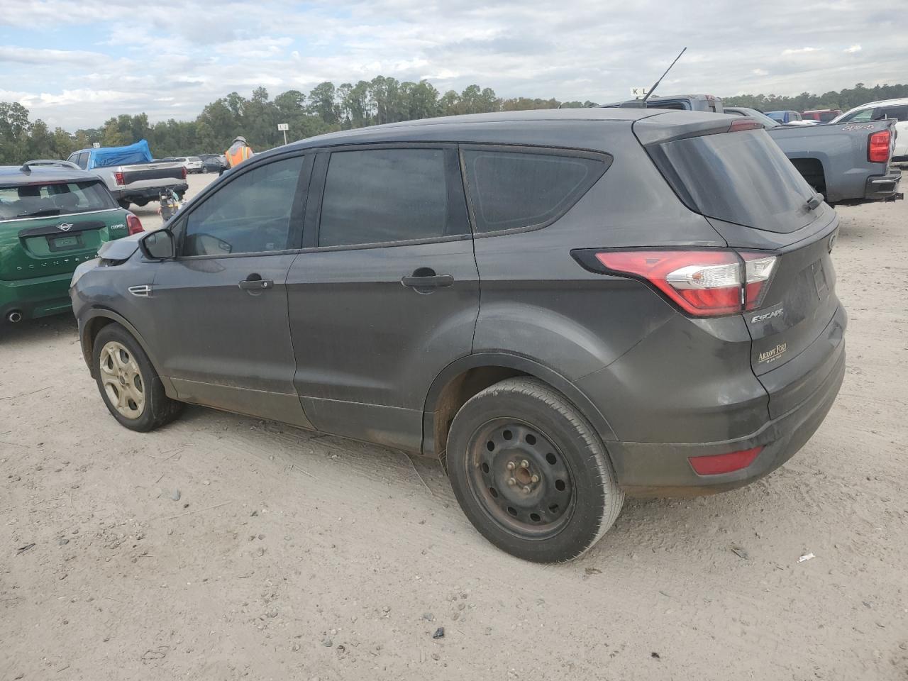2018 Ford Escape S - Фото 2