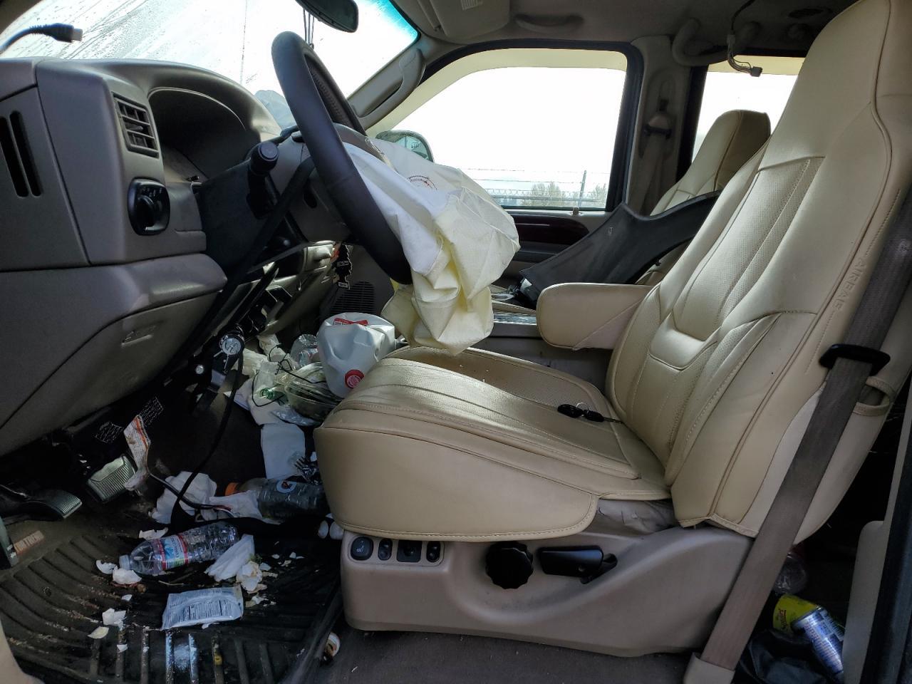 2003 Ford Excursion Limited - Image 7