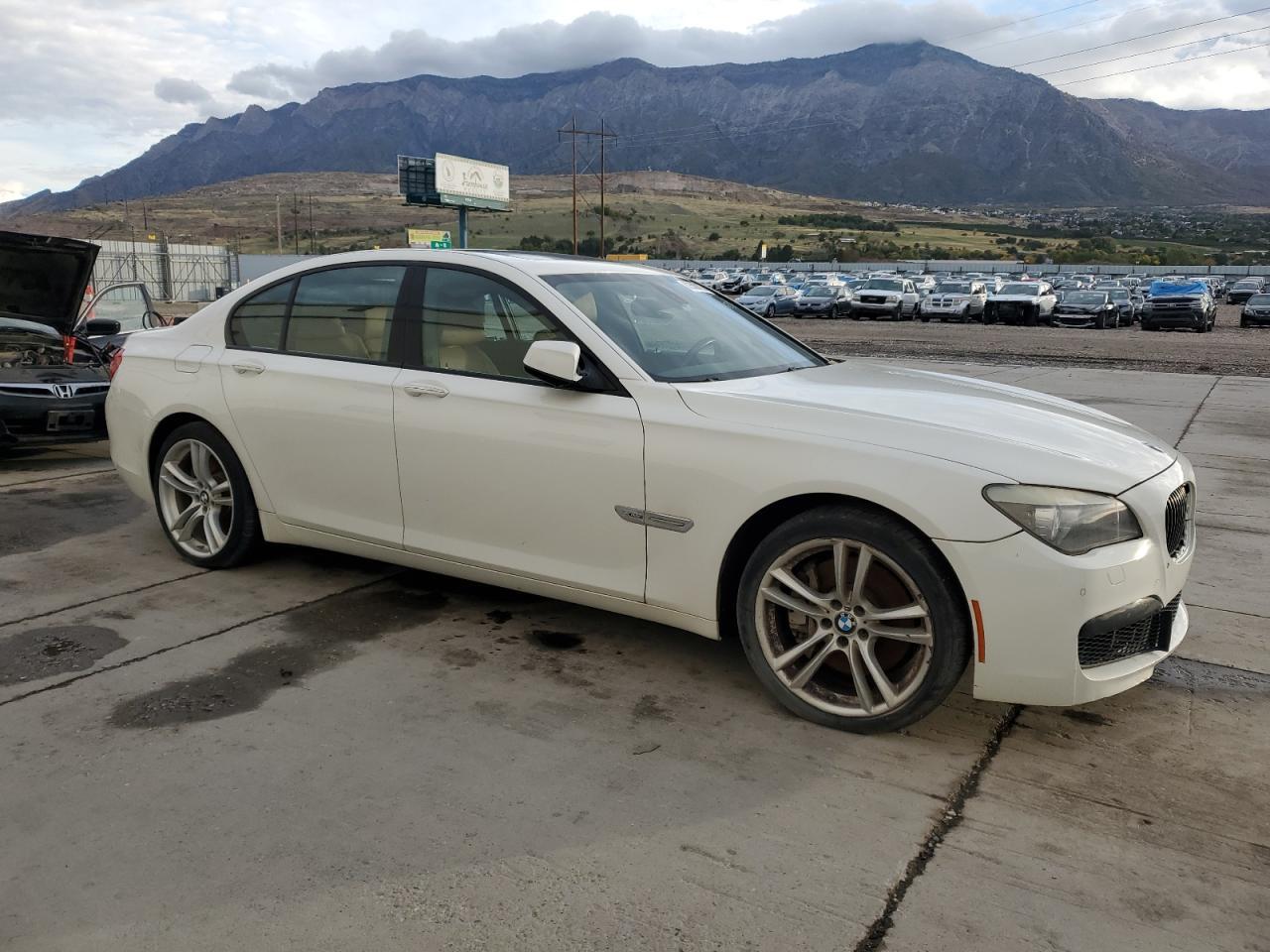 2012 BMW 750 Xi - Фото 4