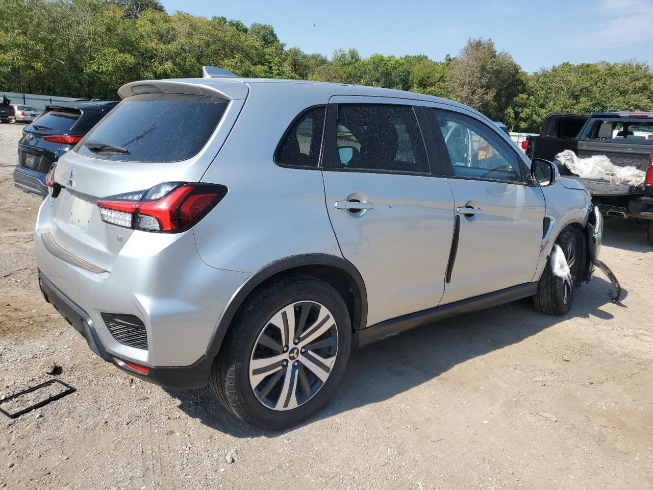 2021 Mitsubishi Outlander Sport Es - Фото 3