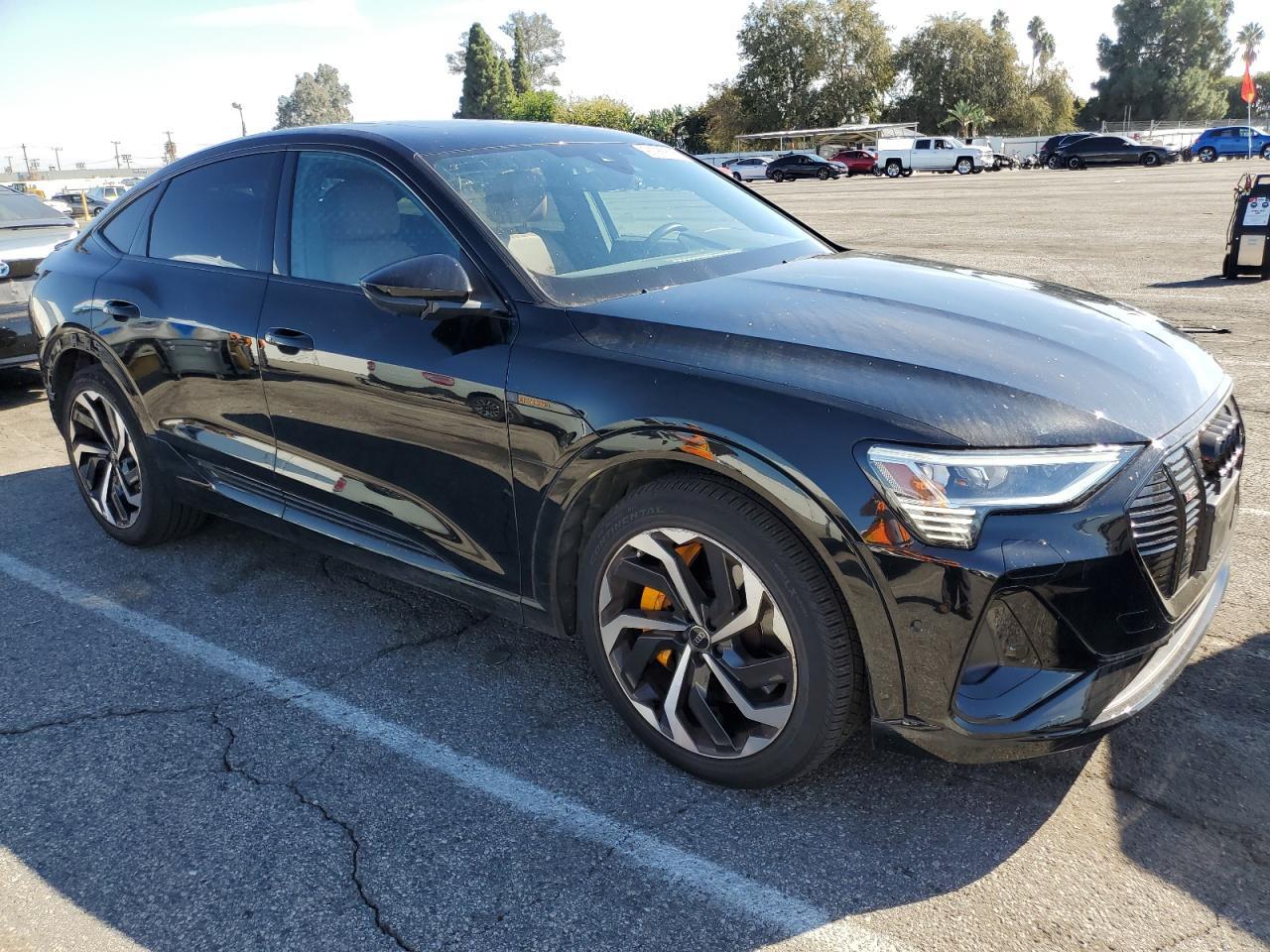 2022 Audi E-Tron Sportback Premium Plus - Фото 4