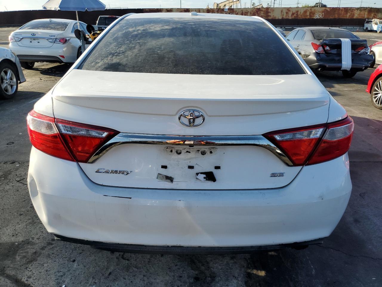 2017 Toyota Camry Le - Фото 6