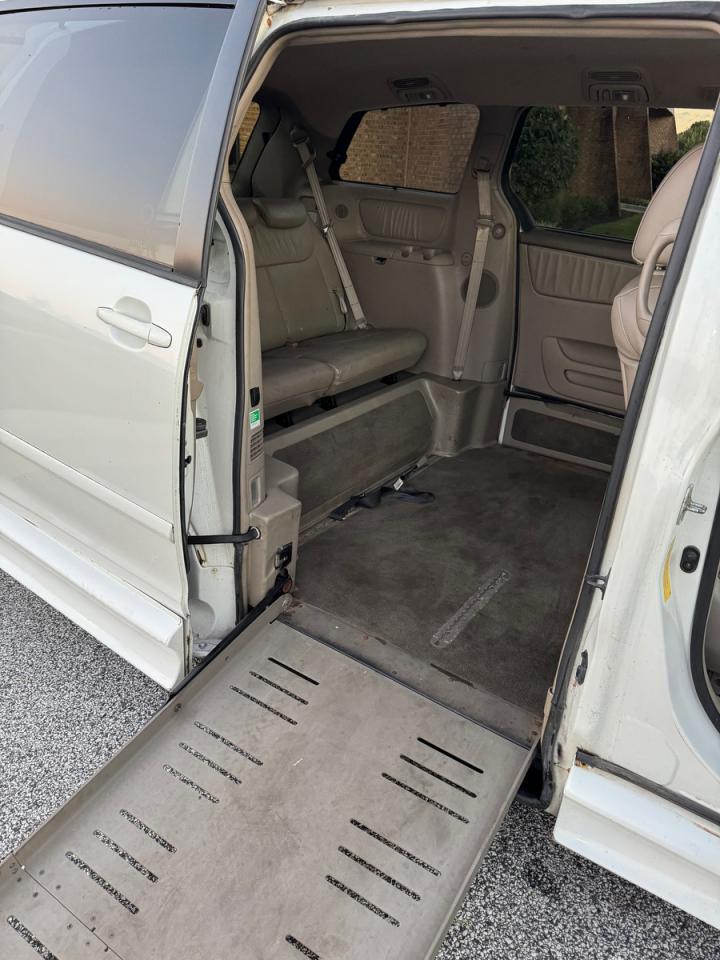 2009 Toyota Sienna Xle - Image 6