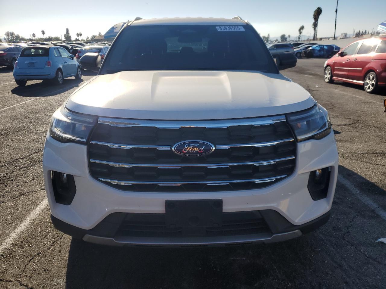 2025 Ford Explorer Active - Фото 5