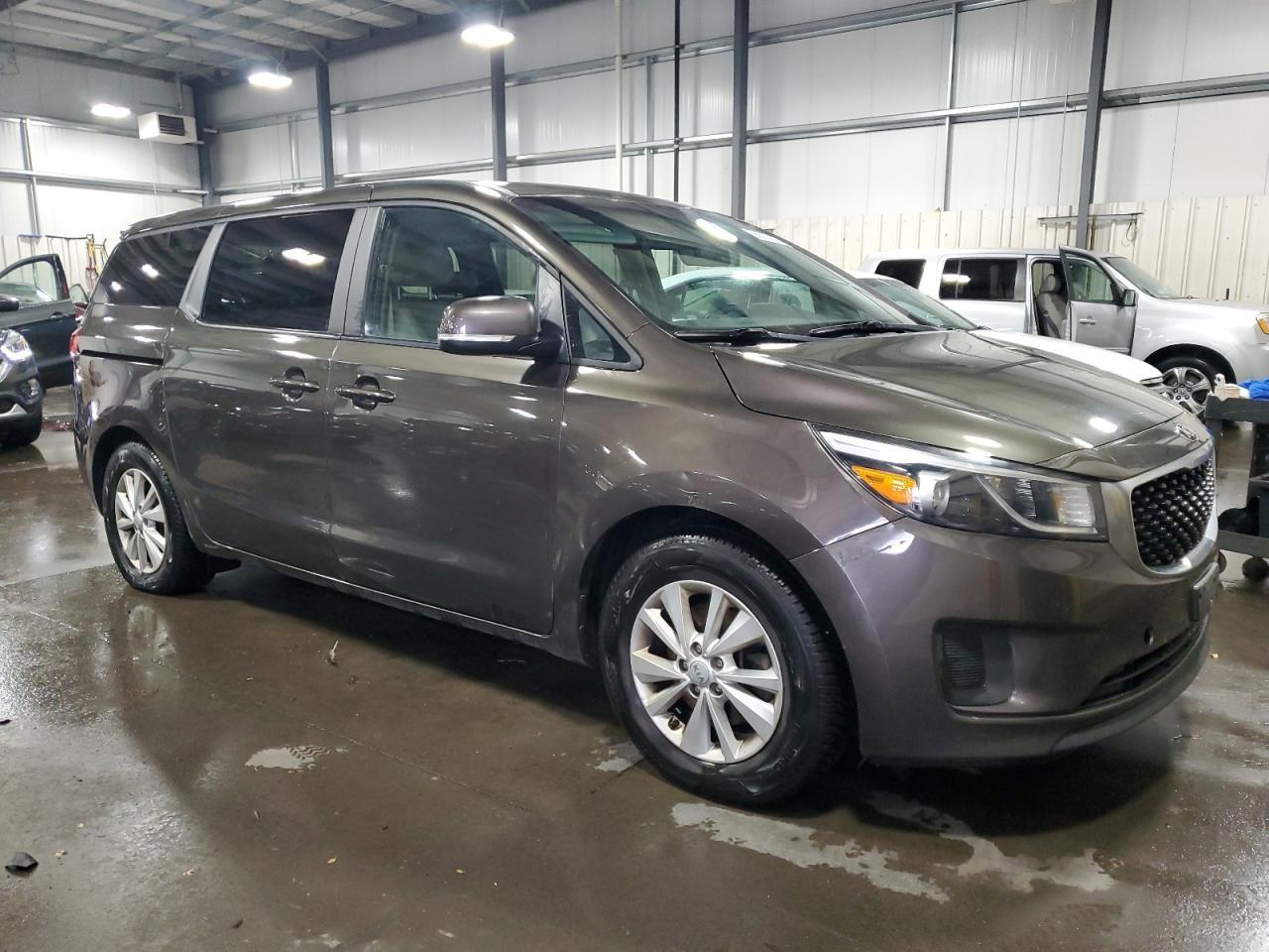 2017 Kia Sedona Lx - Фото 4