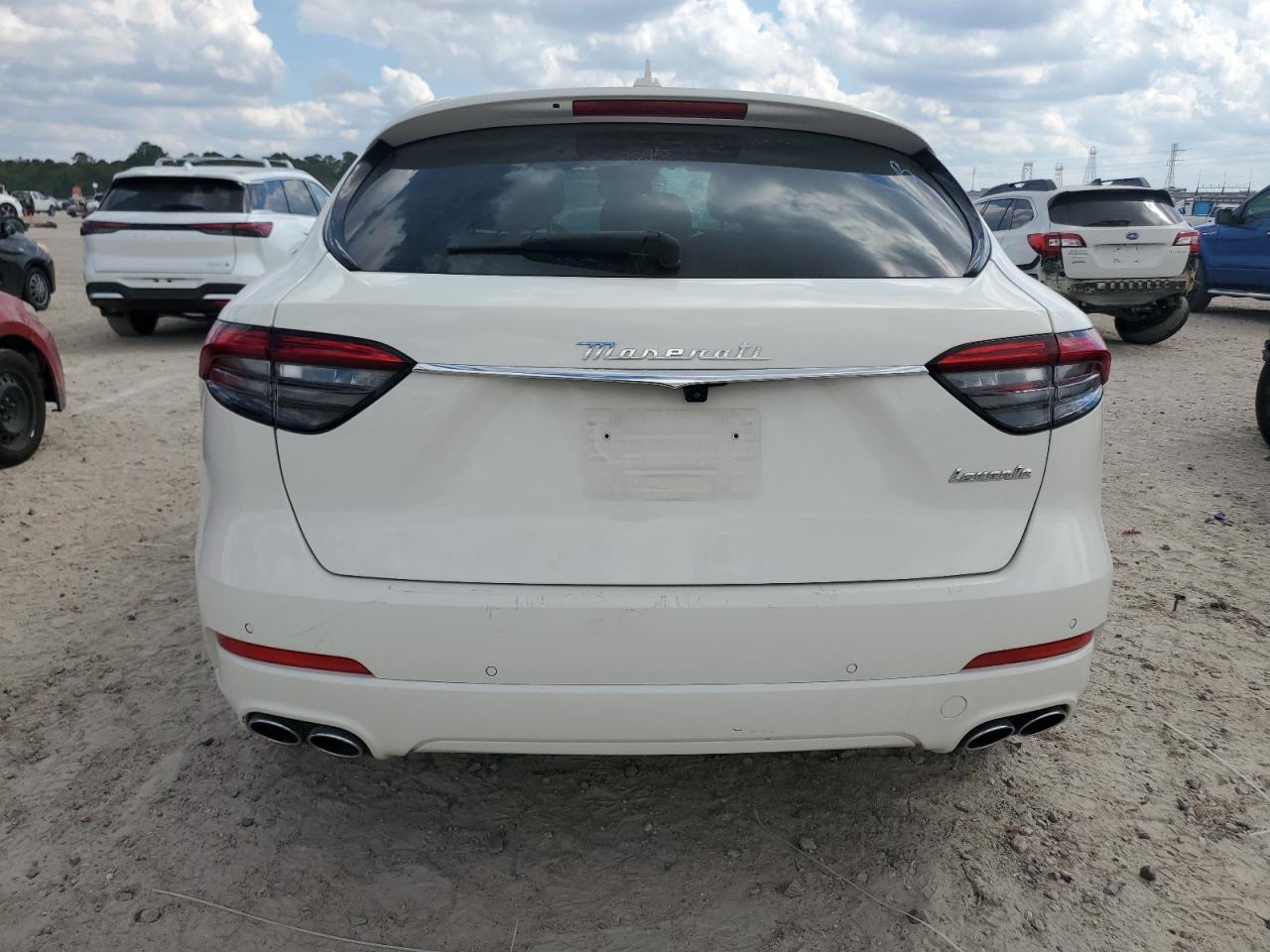 2022 Maserati Levante Base - Фото 6