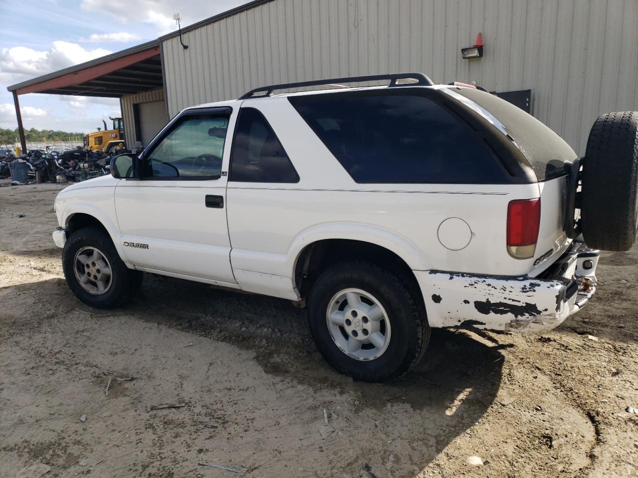 1999 Chevrolet Blazer - Image 2