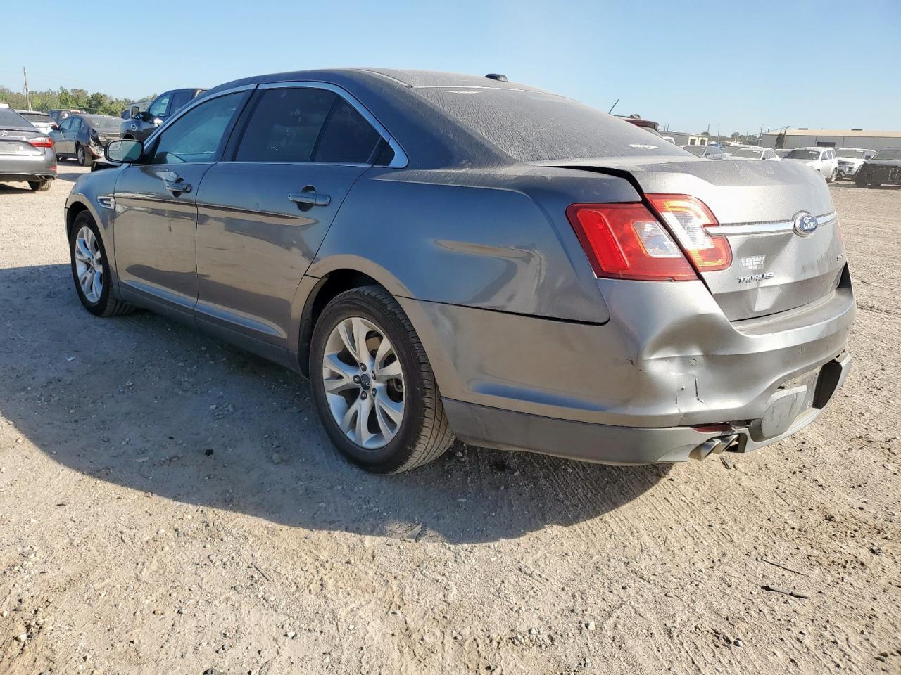 2012 Ford Taurus Sel - Image 2
