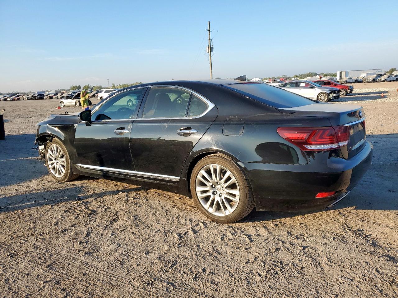 2014 Lexus Ls 460 - Image 2