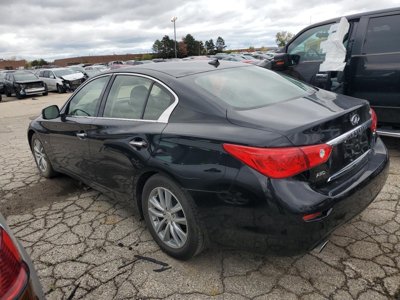 2016 Infiniti Q50 Premium - Image 3