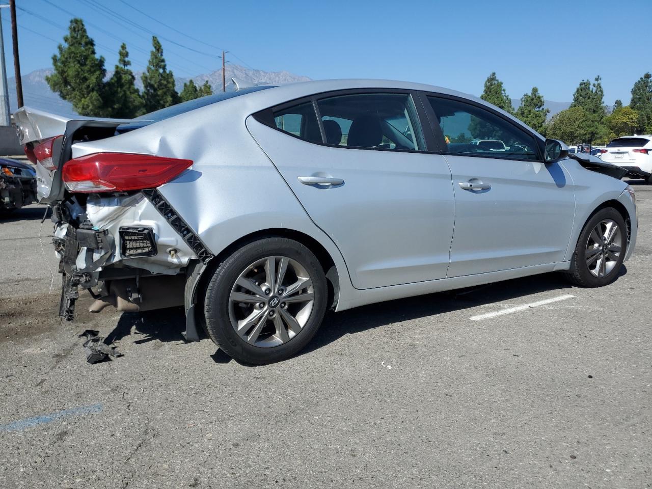 2018 Hyundai Elantra Sel - Image 3