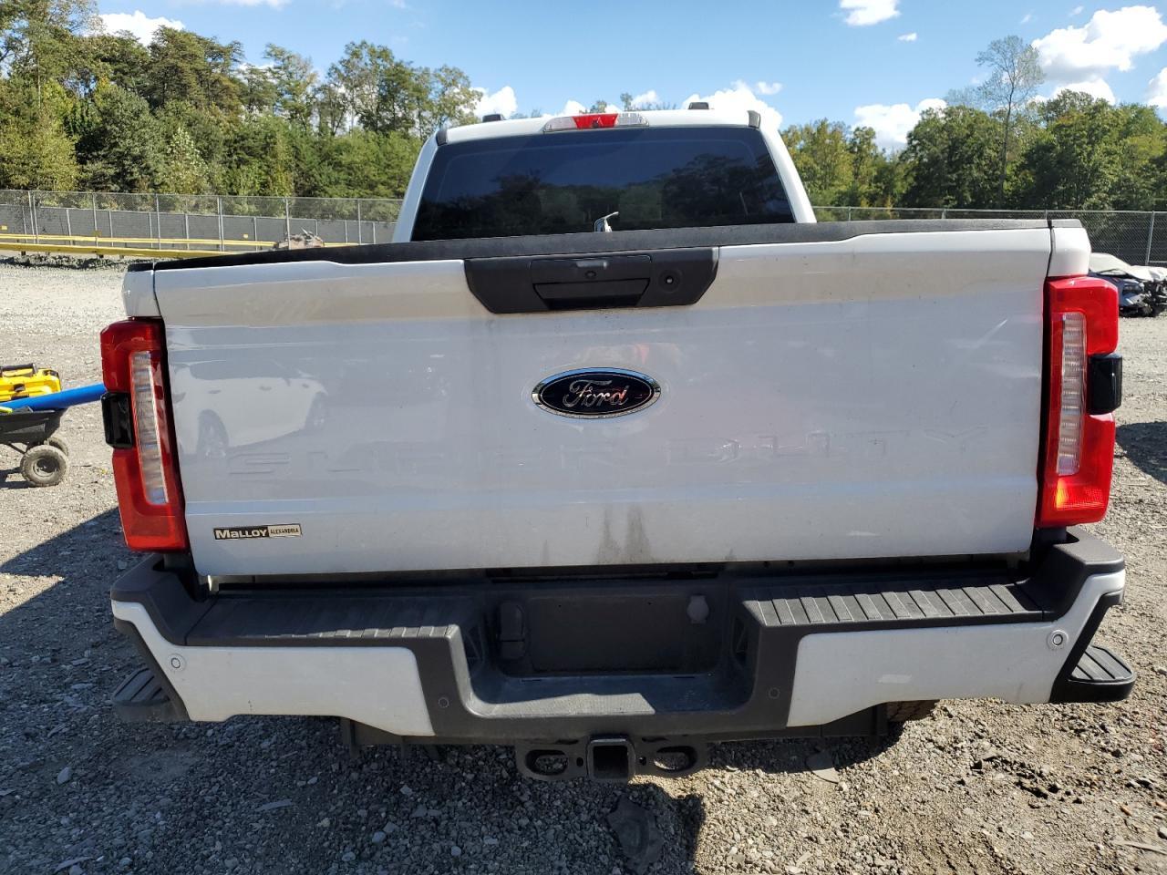 2024 Ford F350 Super Duty - Фото 6