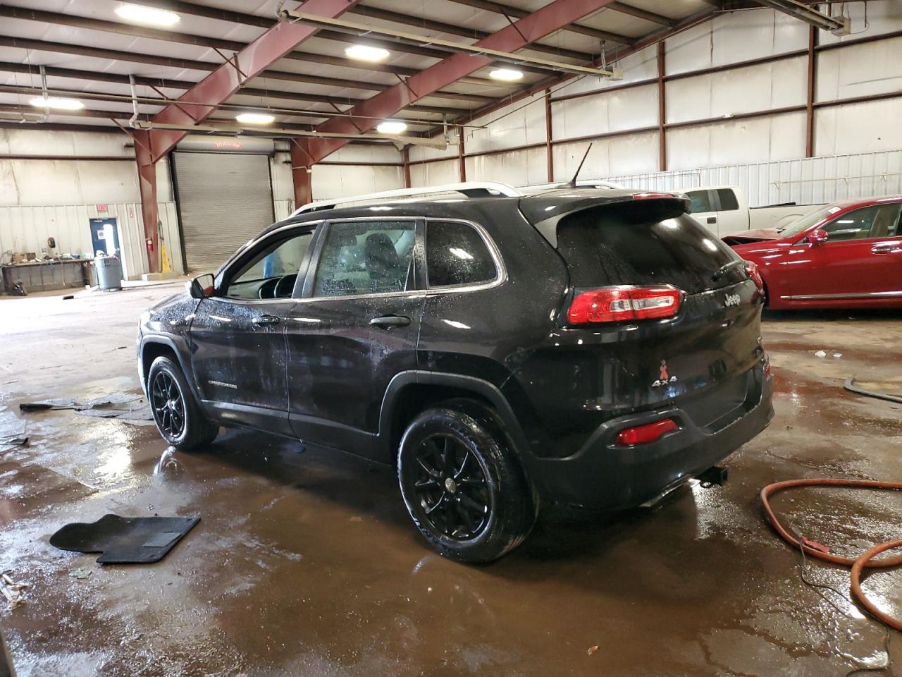 2015 Jeep Cherokee Latitude - Фото 2
