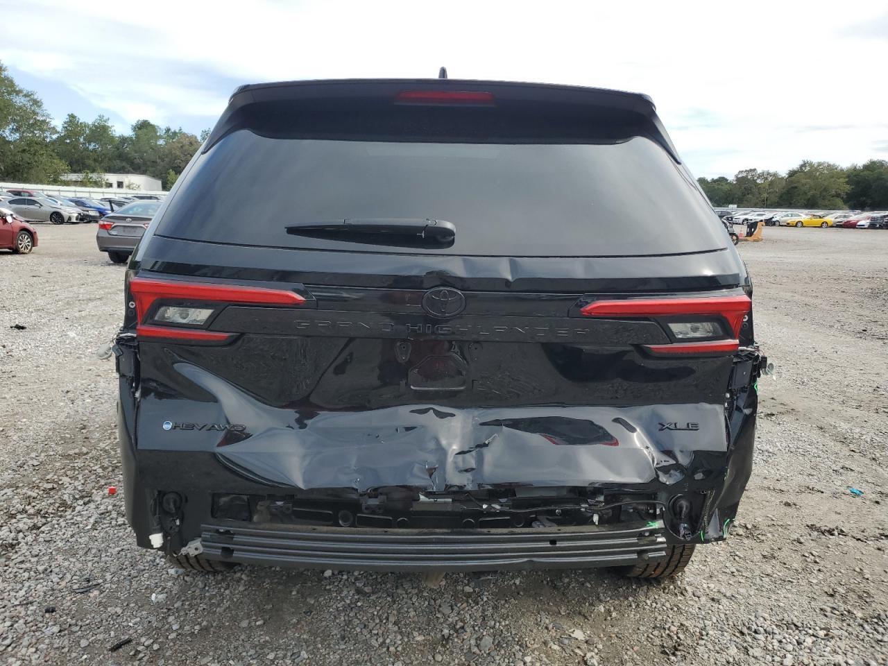 2024 Toyota Grand Highlander Xle - Image 6