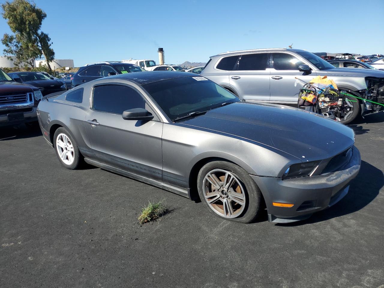2010 Ford Mustang - Фото 4