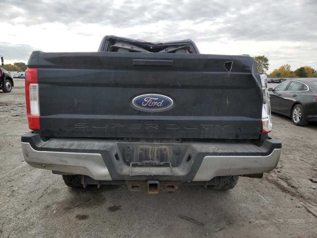 2017 Ford F250 Super Duty - Фото 6