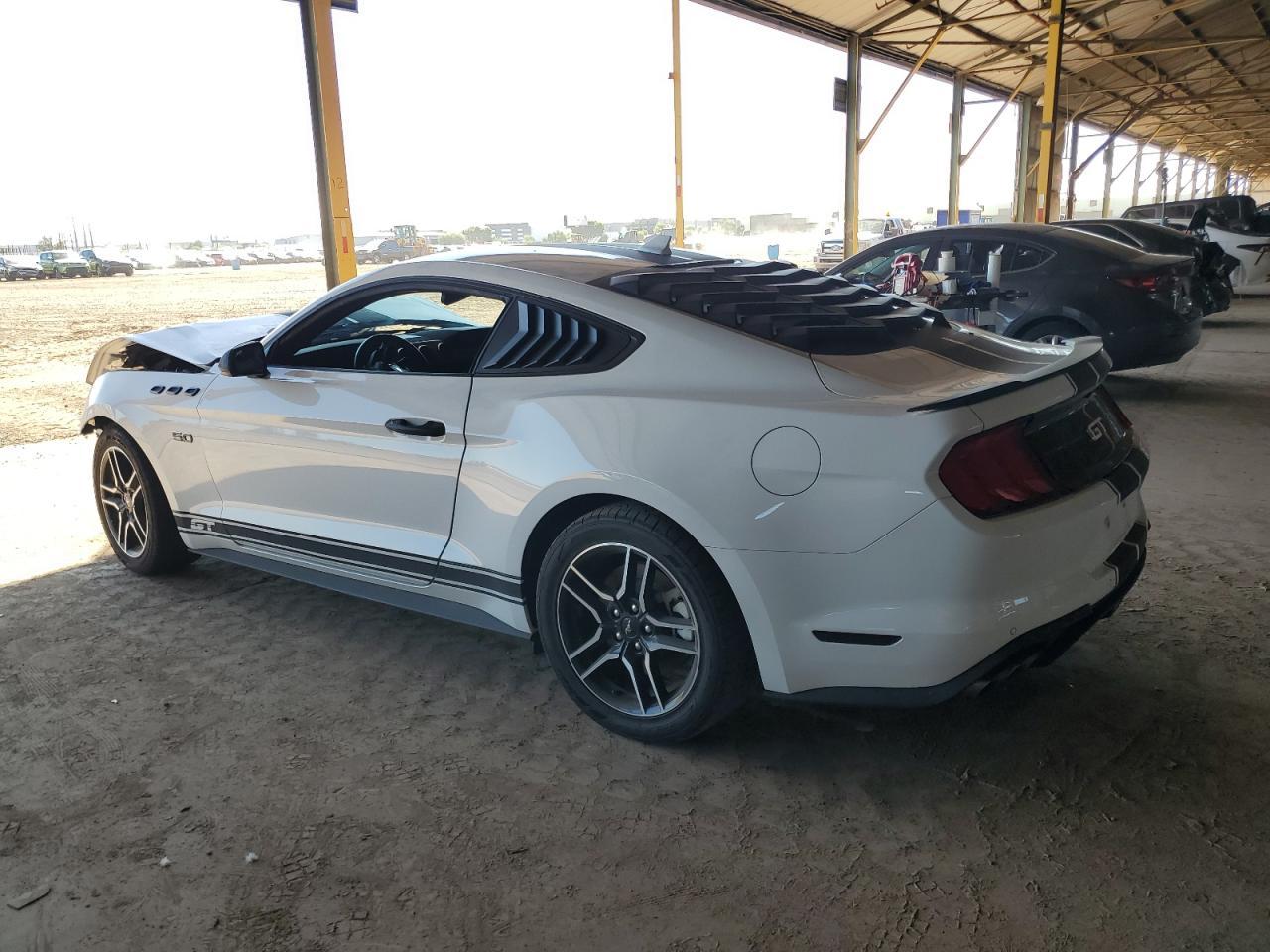2020 Ford Mustang Gt - Фото 2