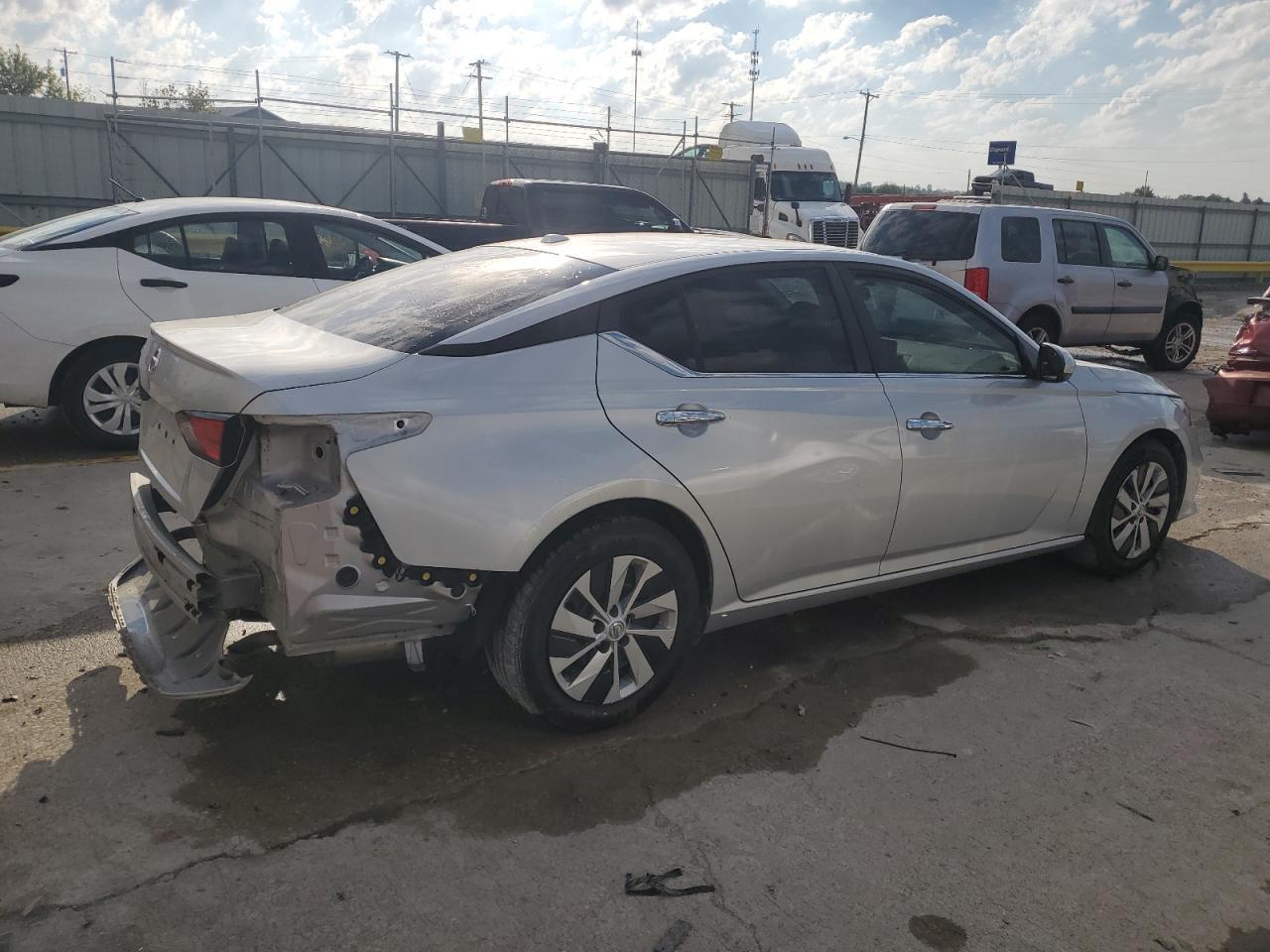 2020 Nissan Altima S - Фото 3