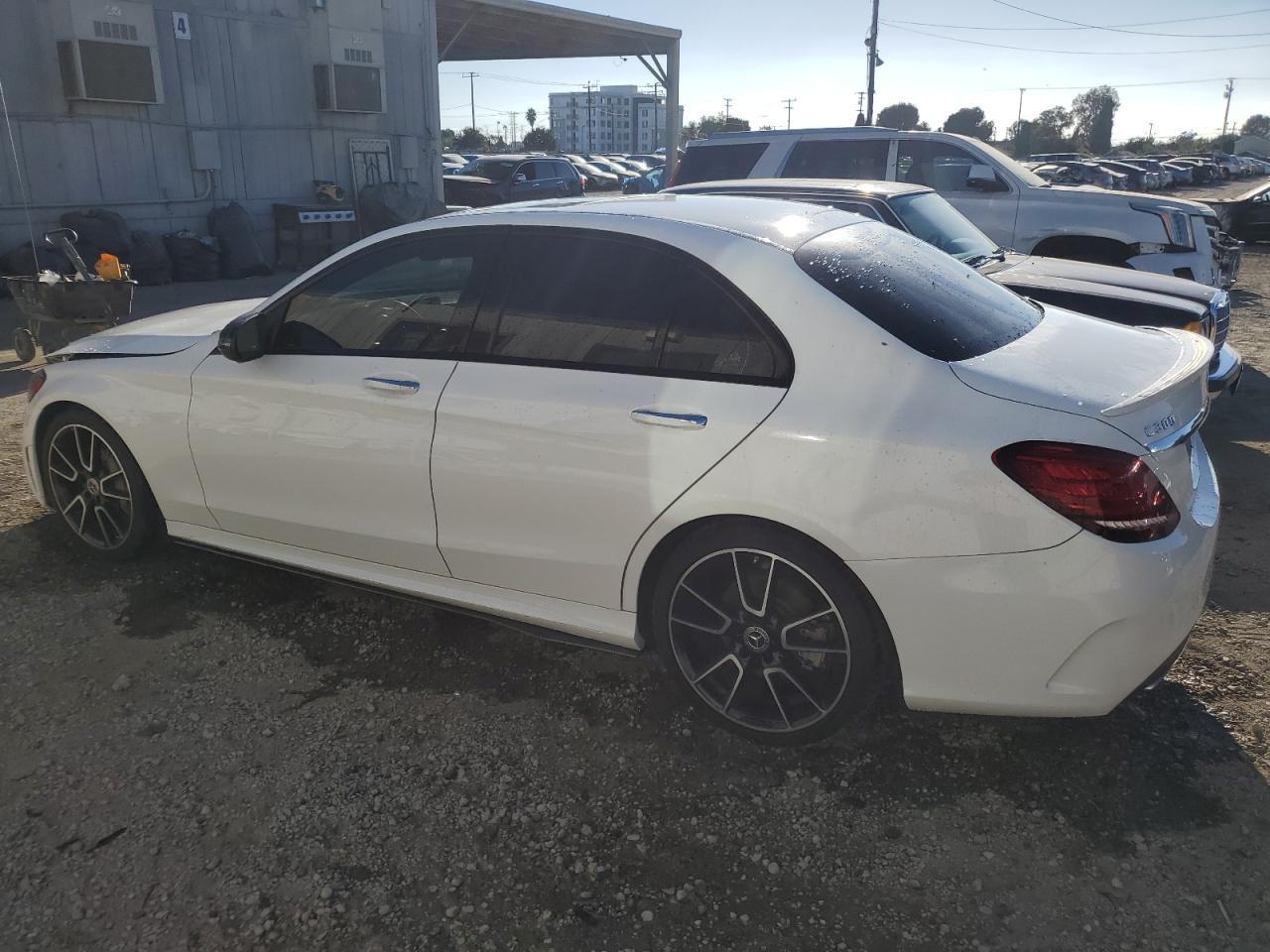 2020 Mercedes-Benz C 300 - Фото 2