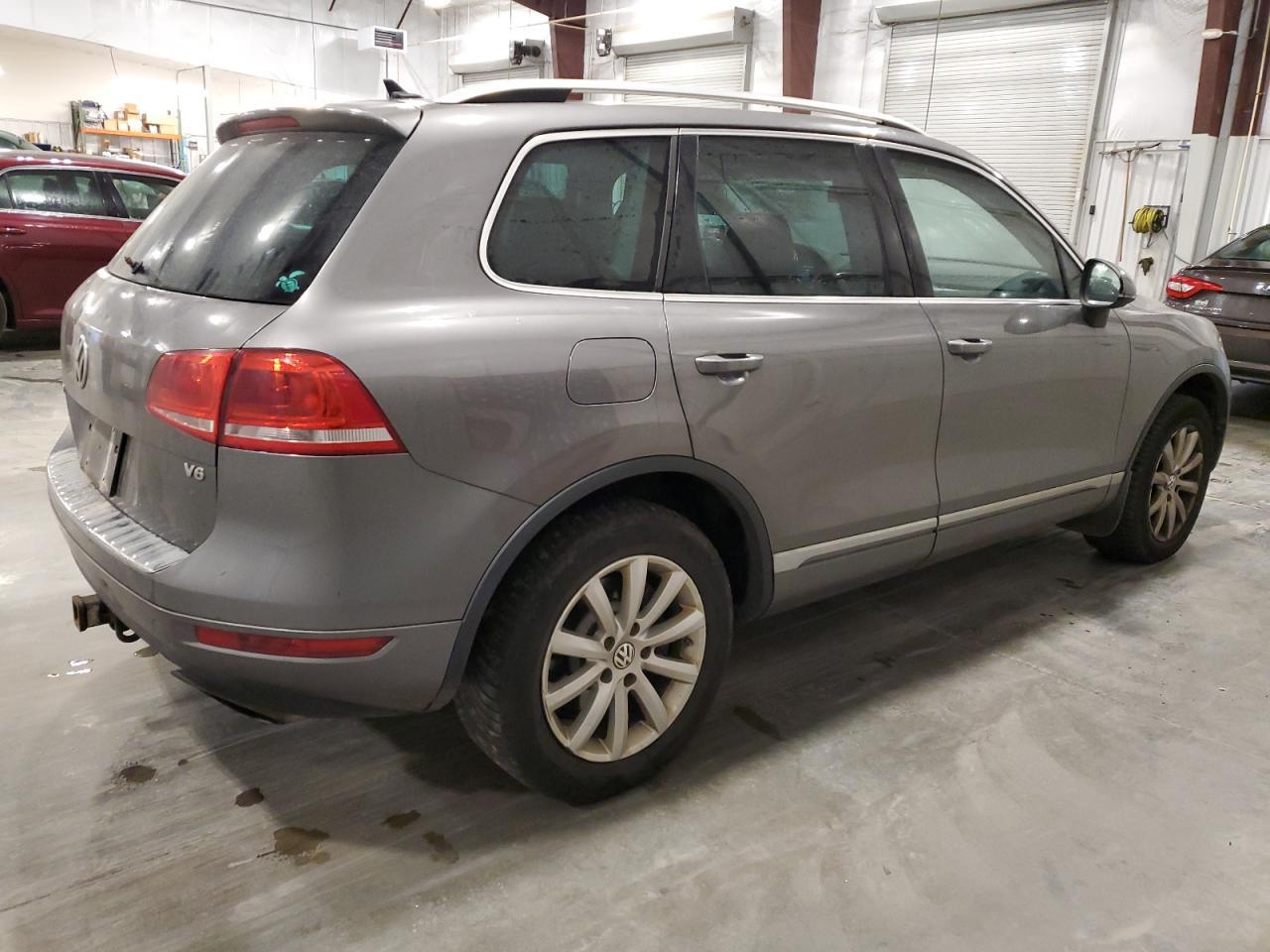 2012 Volkswagen Touareg V6 - Фото 3