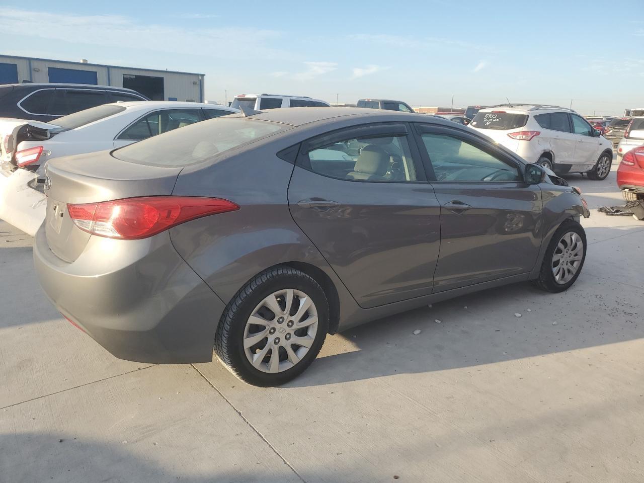 2013 Hyundai Elantra Gls - Image 3