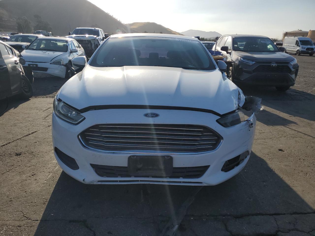 2016 Ford Fusion S - Image 5