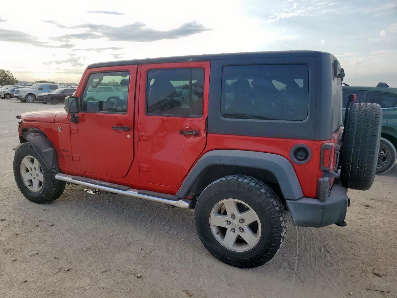 2016 Jeep Wrangler Unlimited Sport - Фото 2