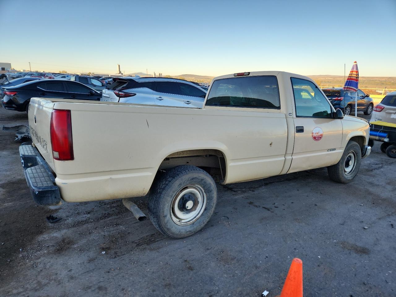 1998 Chevrolet Gmt-400 C2500 - Image 3