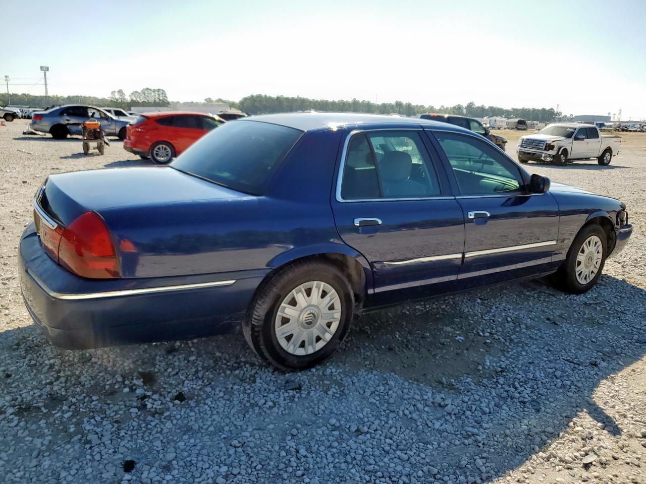 2004 Mercury Grand Marquis Gs - Image 3