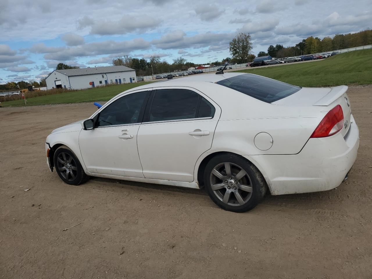 2010 Mercury Milan Premier - Image 2