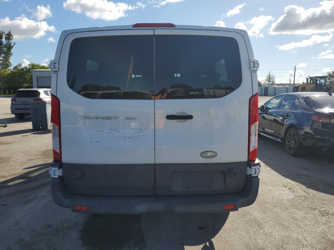 2015 Ford Transit T-350 - Фото 6