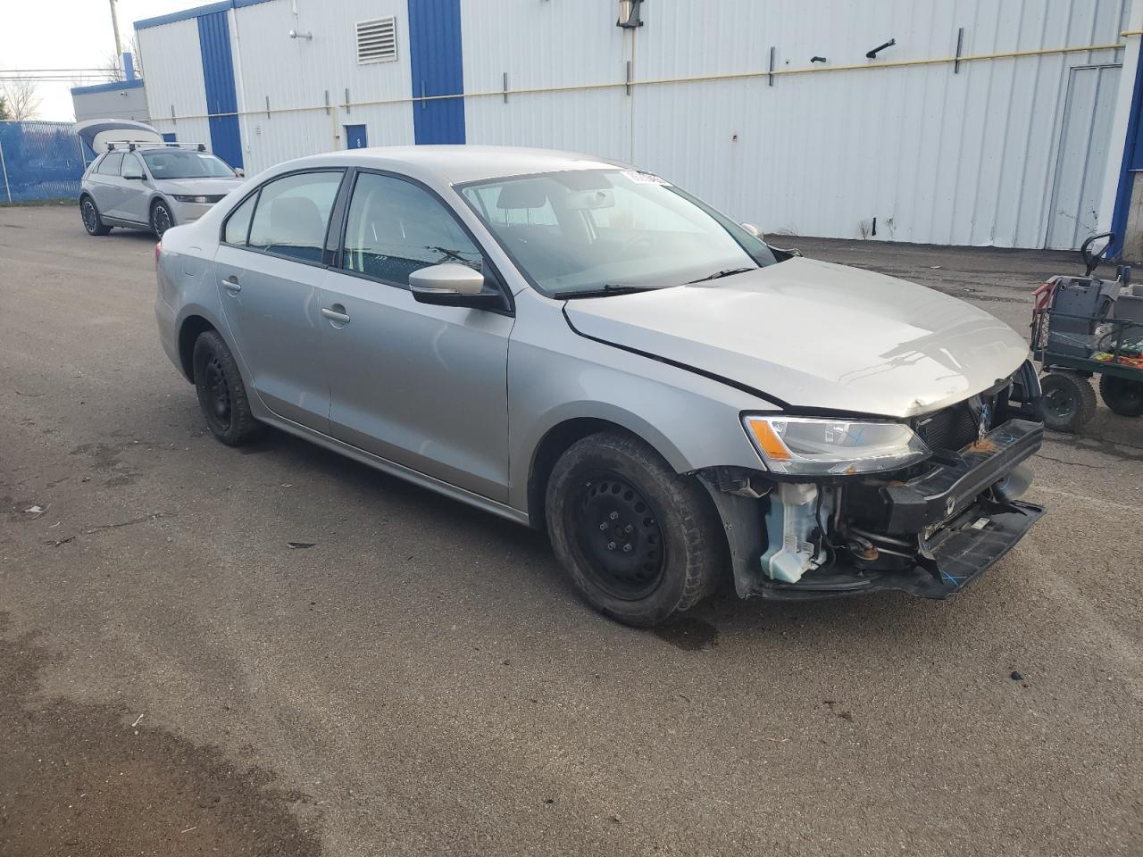 2014 Volkswagen Jetta Base - Image 4