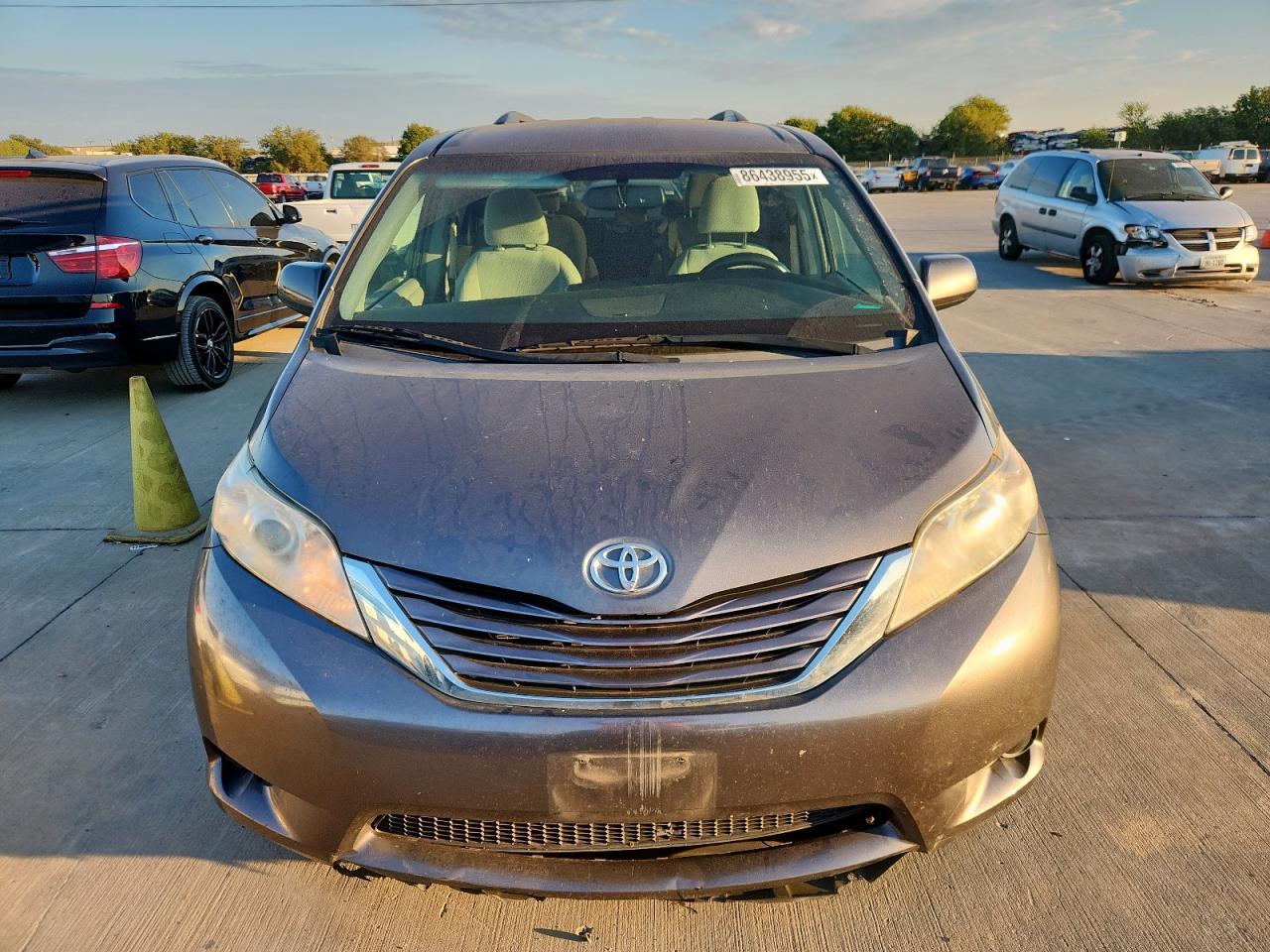 2017 Toyota Sienna Le - Image 5