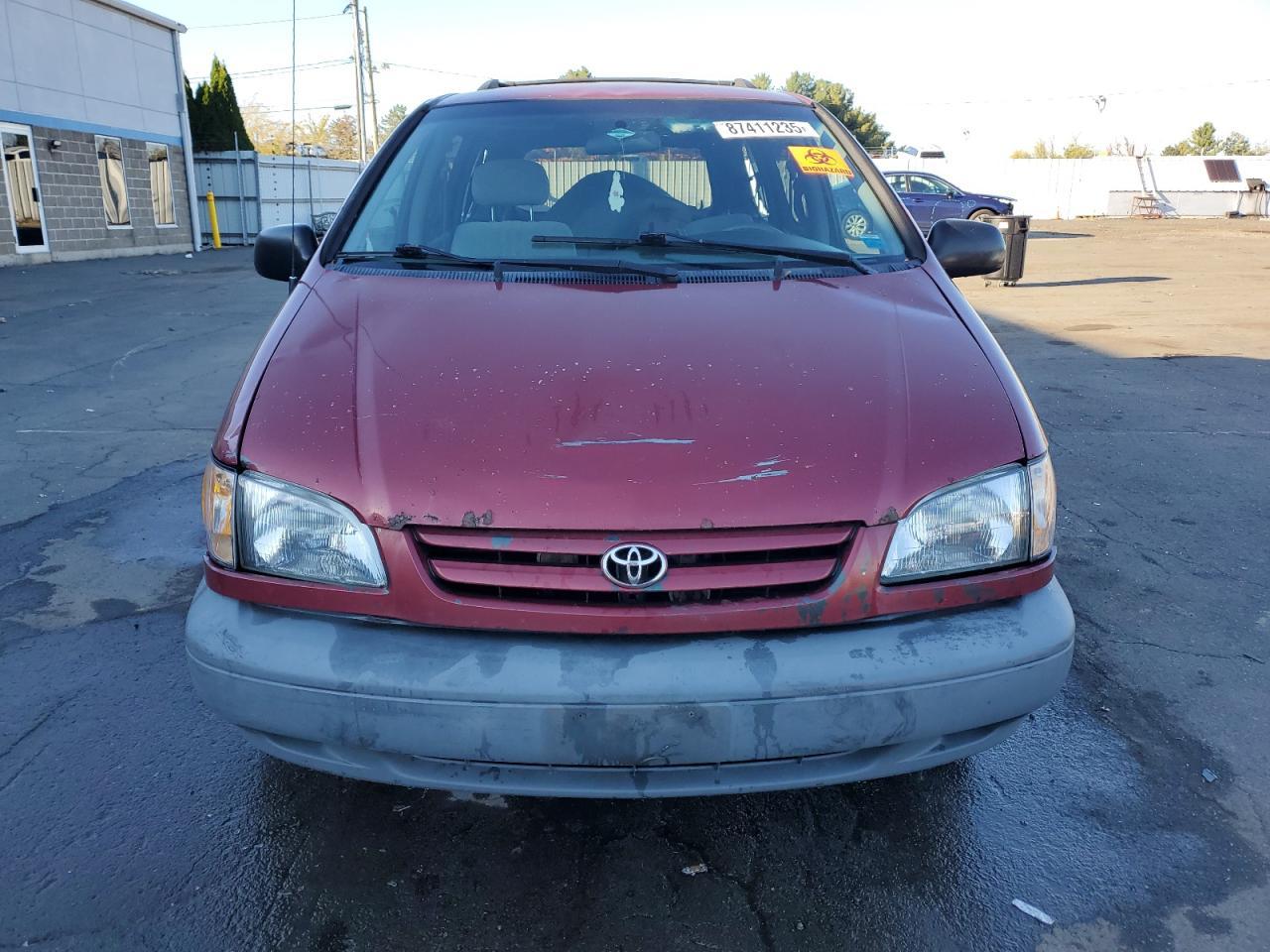 1998 Toyota Sienna Le - Фото 5