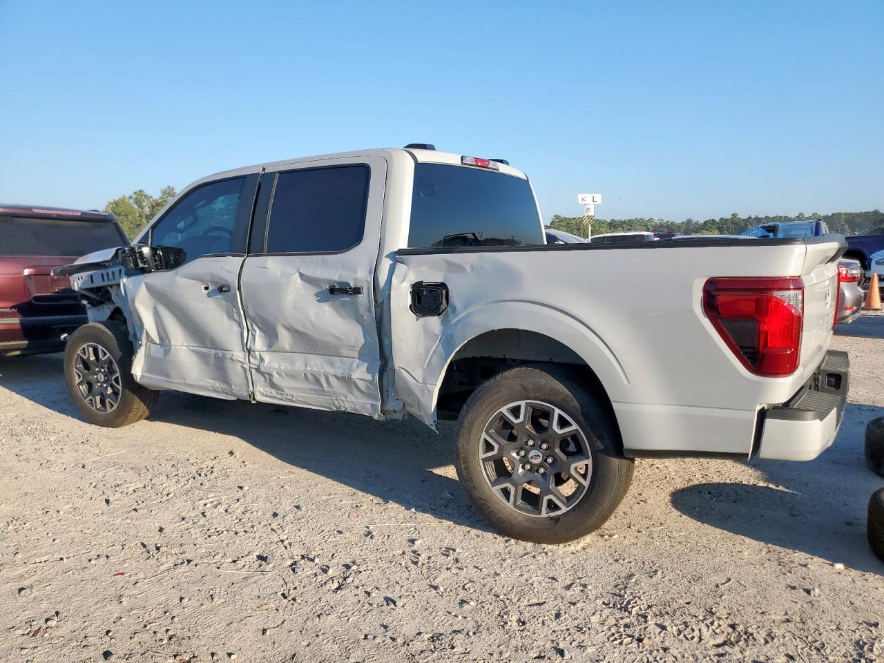 2024 Ford F150 Stx - Фото 2