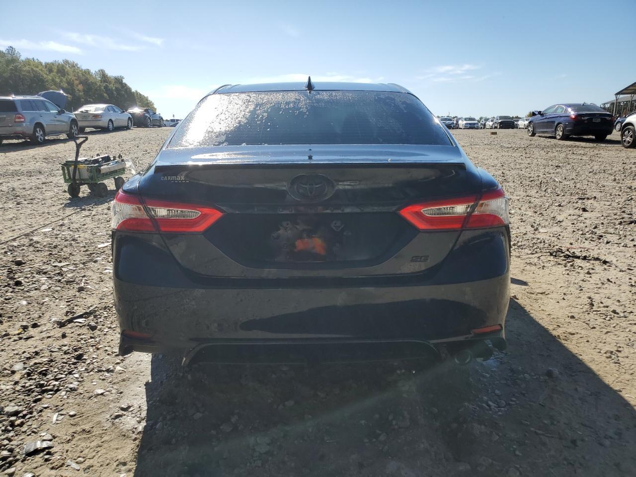 2020 Toyota Camry Se - Фото 6