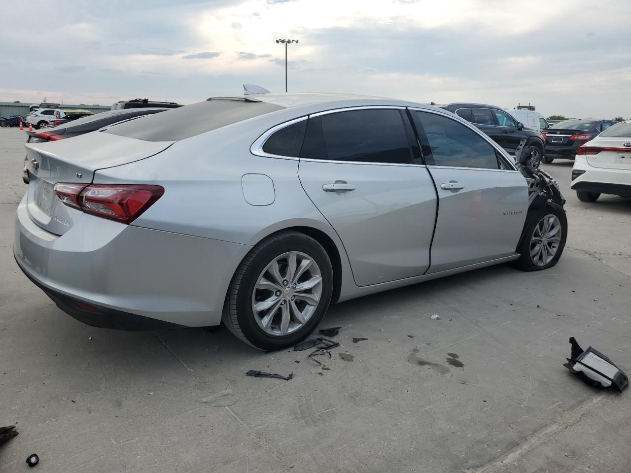 2022 Chevrolet Malibu Lt - Image 3