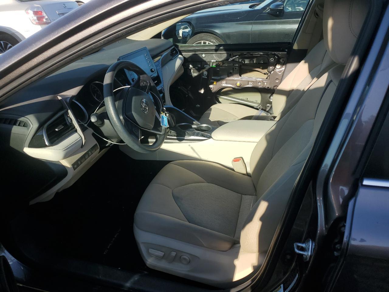 2022 Toyota Camry Le - Фото 7