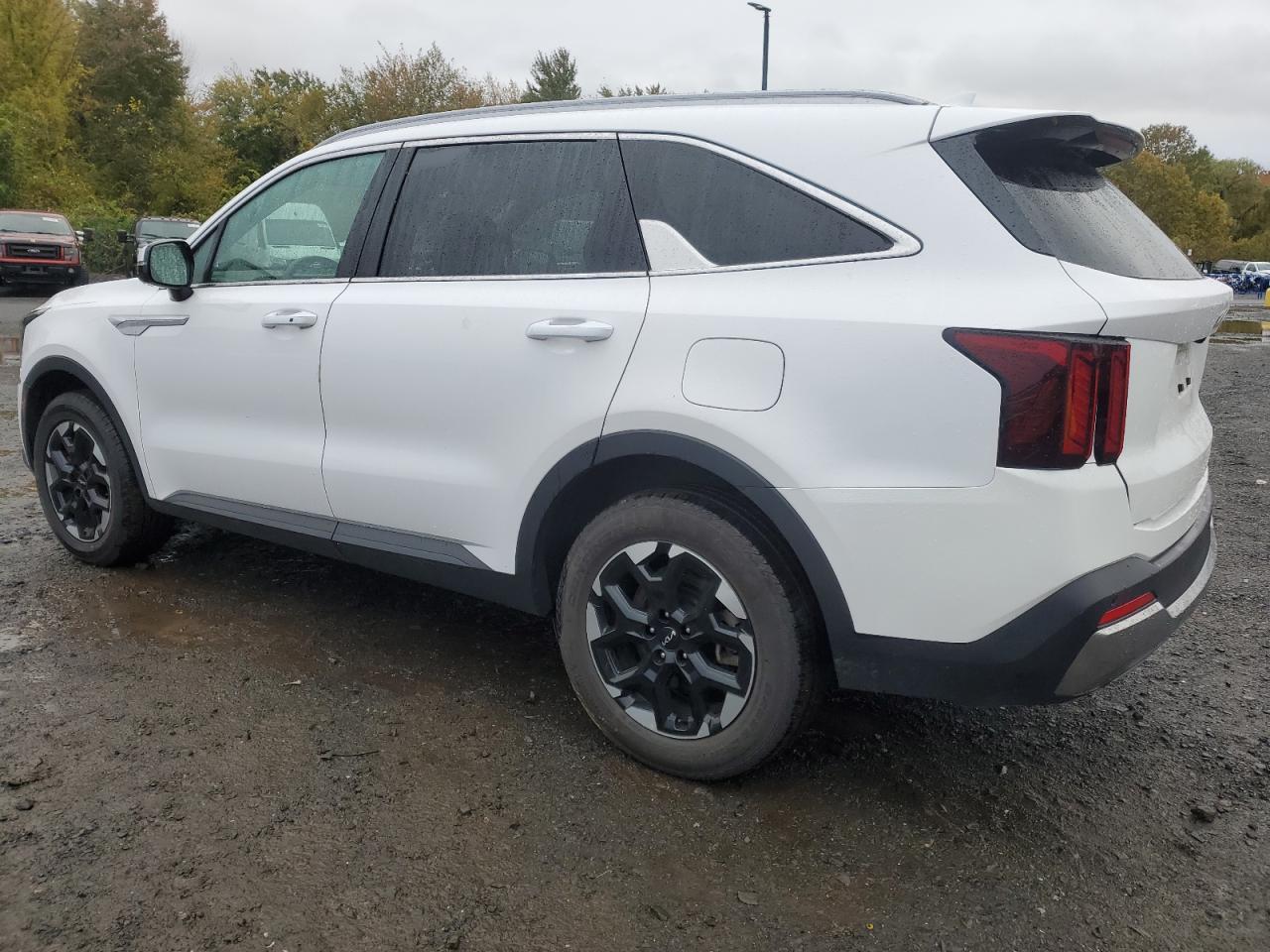 2024 Kia Sorento S - Фото 2