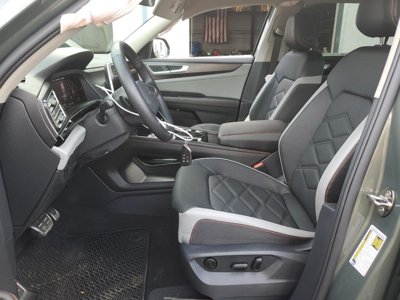 2024 Volkswagen Atlas Peak Edition Se - Image 7