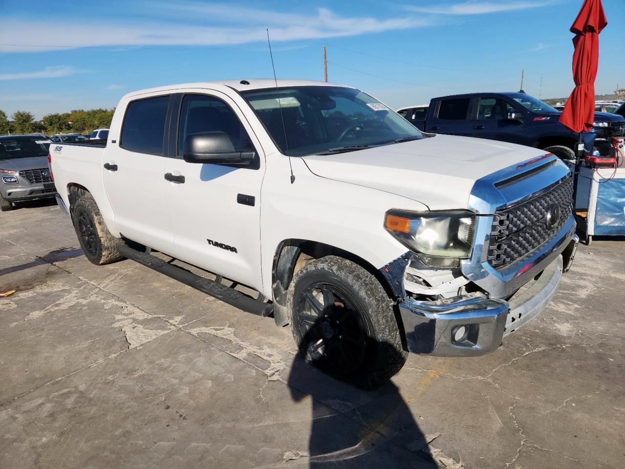 2018 Toyota Tundra Crewmax Sr5 - Image 4