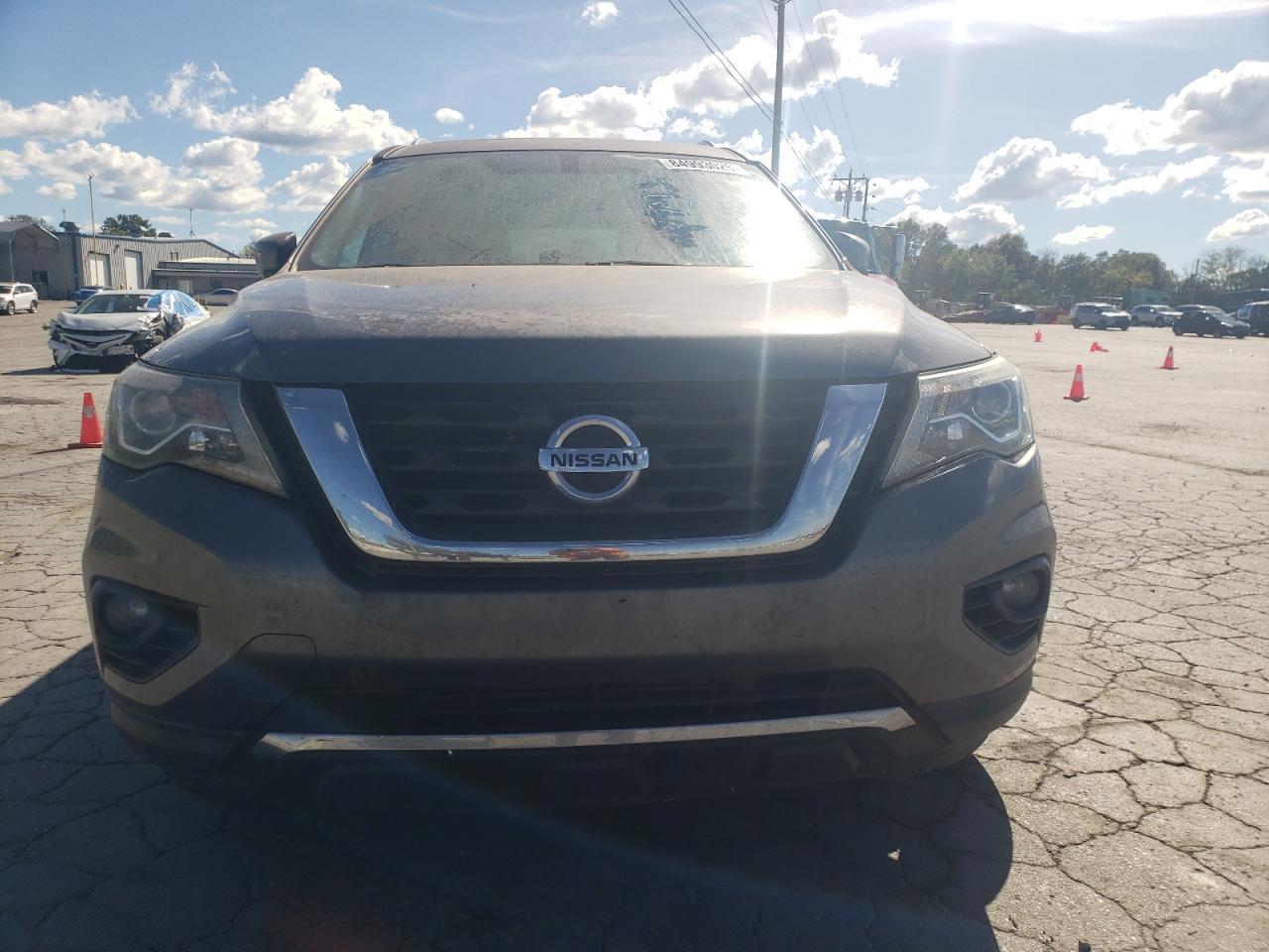 2017 Nissan Pathfinder S - Image 5