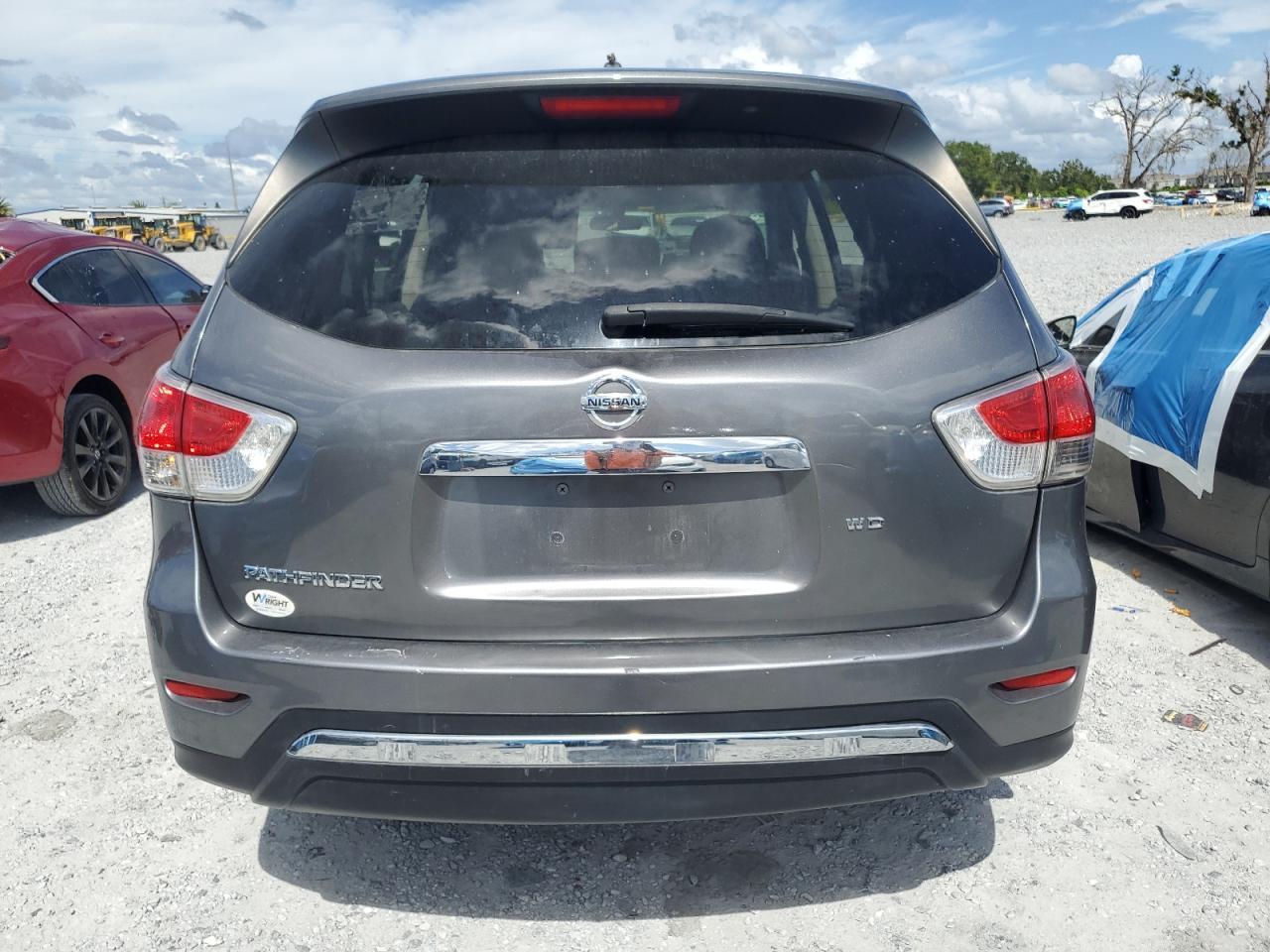 2015 Nissan Pathfinder S - Фото 6