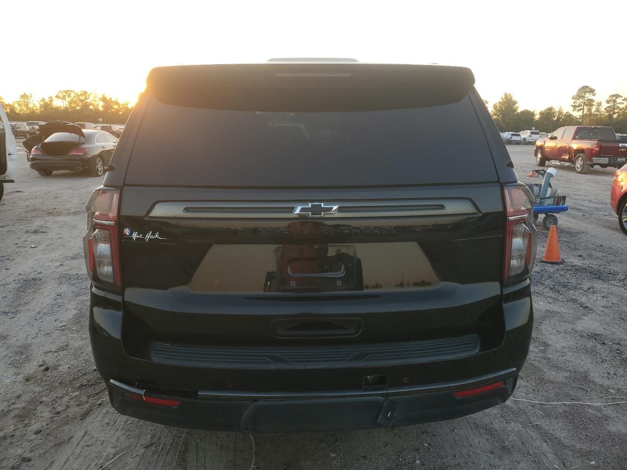 2021 Chevrolet Suburban K1500 Z71 - Фото 6