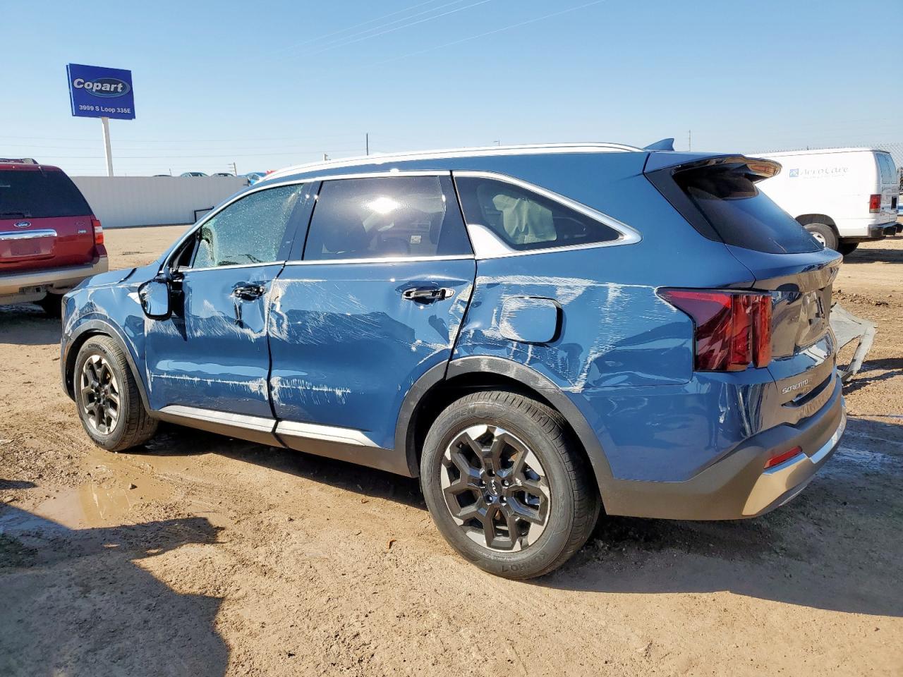 2025 Kia Sorento S - Фото 2