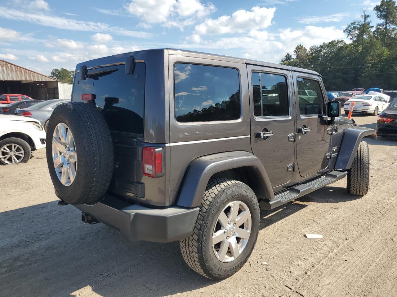 2017 Jeep Wrangler Unlimited Sahara - Фото 3