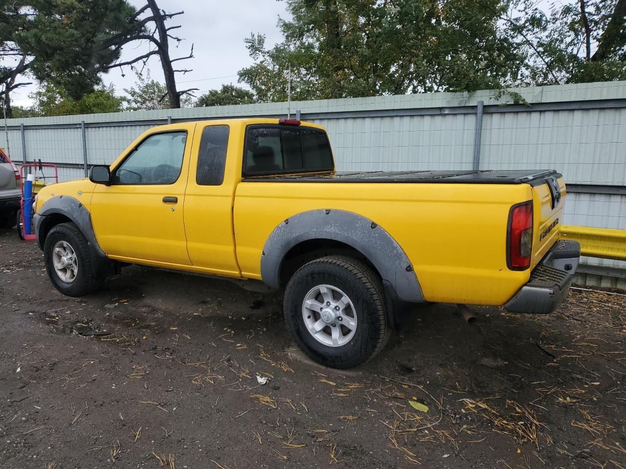 2001 Nissan Frontier King Cab Xe - Фото 2