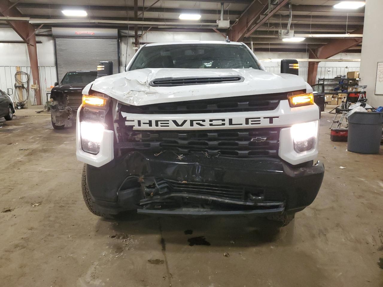 2023 Chevrolet Silverado K2500 Custom - Фото 5