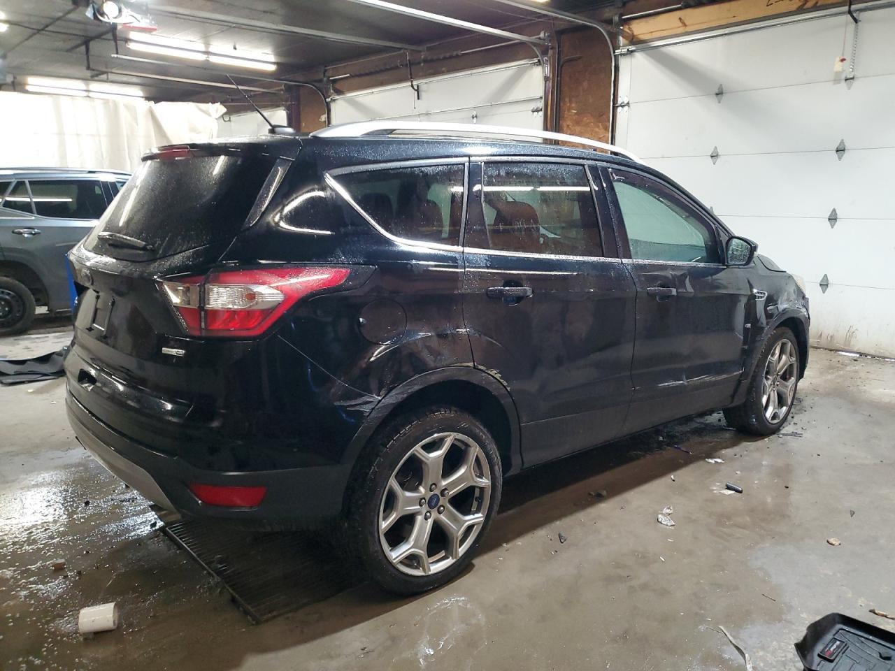 2017 Ford Escape Titanium - Фото 3