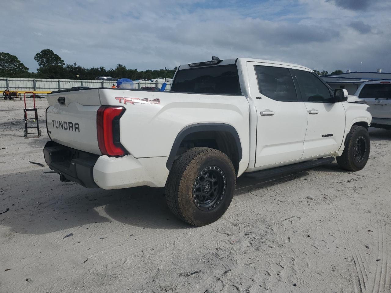 2022 Toyota Tundra Crewmax Sr - Фото 3